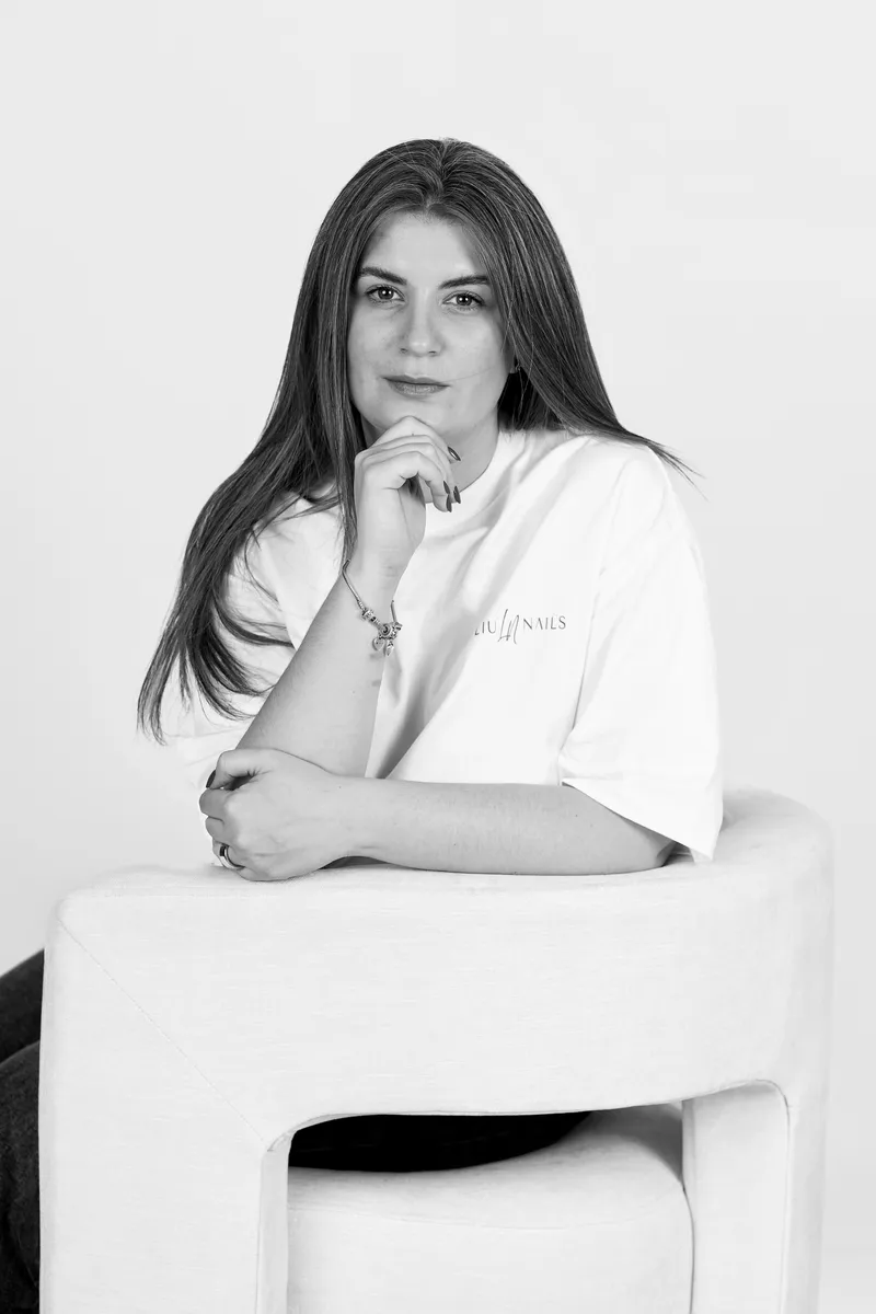 Liubov Parkhomenko, fundadora de LIUNAILS e instructora de Método CHYSTO